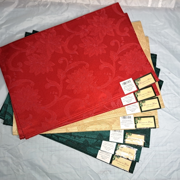 Holiday At Home Placemats Set of 7 - Picture 1 of 7